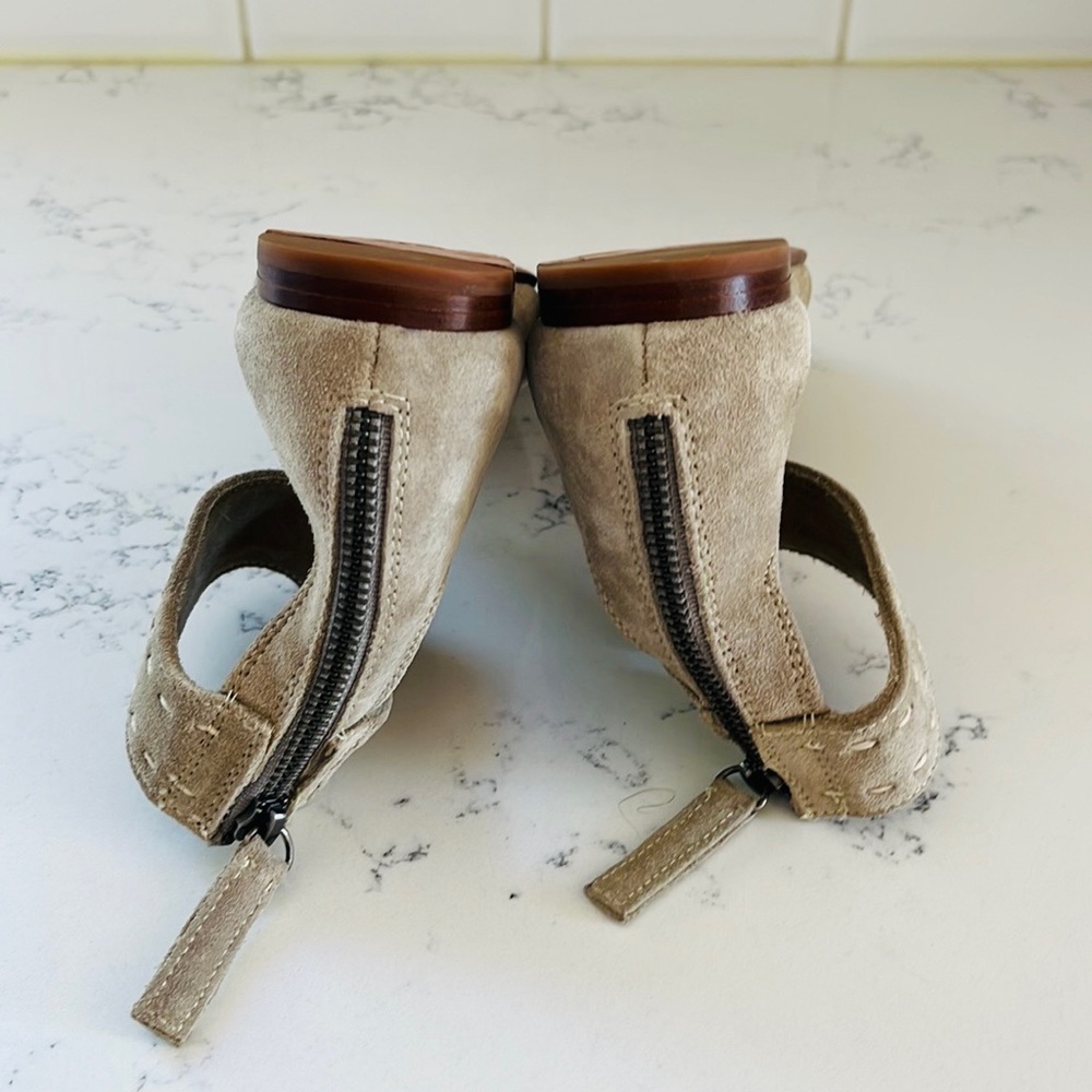 Frye Ash Suede Carson Ankle Strap Ballets Flats - Picture 9 of 14